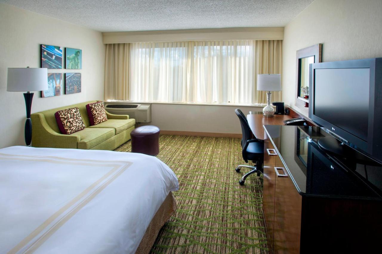 Отель Boston Marriott Пибоди Экстерьер фото