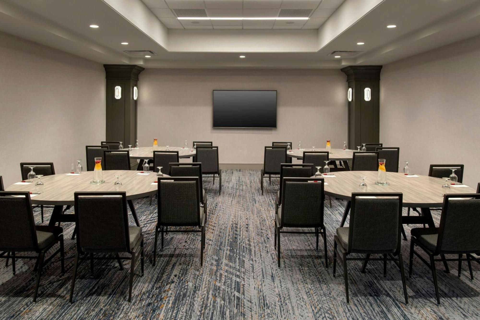 Отель Boston Marriott Пибоди Экстерьер фото